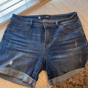 KUT distressed, rolled cuff Catherine jean shorts size 8